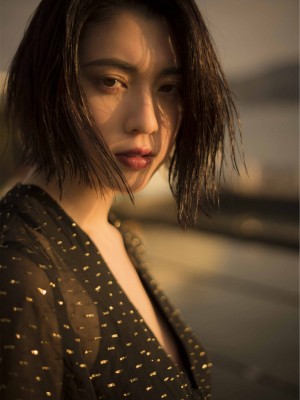 三吉彩花 - Beyond the Sky_55P