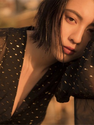 三吉彩花 - Beyond the Sky_56P