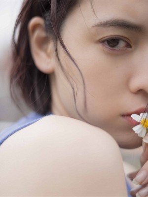 三吉彩花 - Beyond the Sky_62P