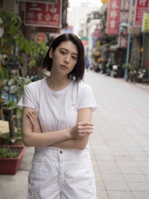 三吉彩花 - Beyond the Sky_64P