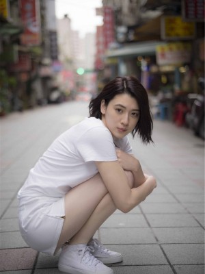三吉彩花 - Beyond the Sky_66P