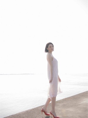 三吉彩花 - Beyond the Sky_04P