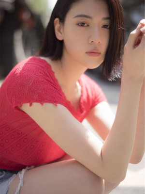三吉彩花 - Beyond the Sky_12P