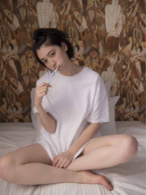 三吉彩花 - Beyond the Sky_24P