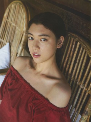 三吉彩花 - わたし_051P