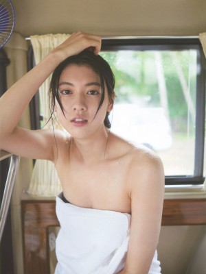 三吉彩花 - わたし_067P