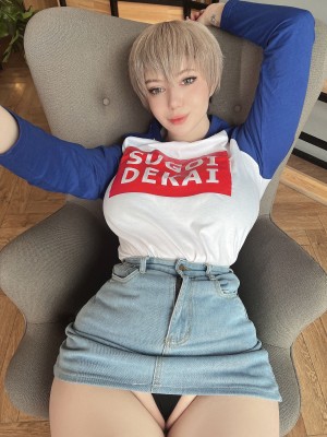 Alina Becker - Uzaki-chan_13