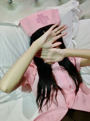 水酱是胖企鹅 - 粉色护士_044