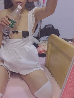 水酱是胖企鹅 - 女仆_002