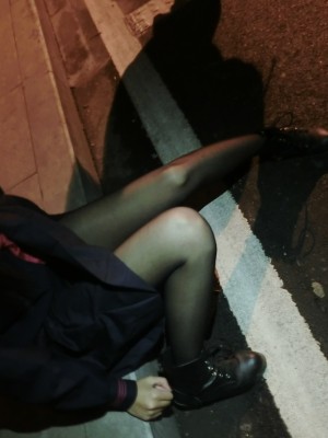 水酱是胖企鹅 - 夜晚路边_006