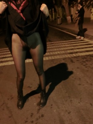 水酱是胖企鹅 - 夜晚路边_008