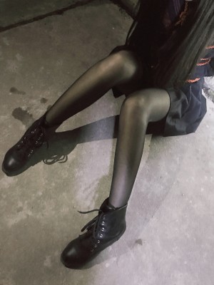 水酱是胖企鹅 - 夜晚路边_016