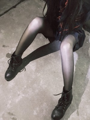 水酱是胖企鹅 - 夜晚路边_017