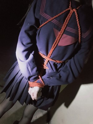 水酱是胖企鹅 - 夜晚路边_018