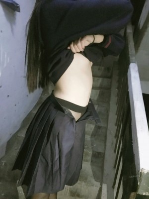 水酱是胖企鹅 - 夜晚路边_035