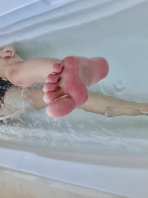 水酱是胖企鹅 - 浴缸里的体操服_009