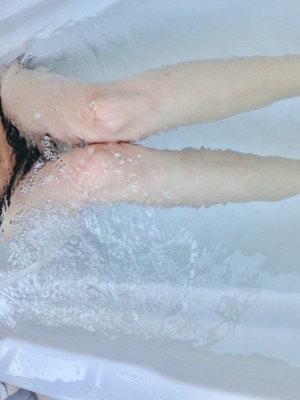 水酱是胖企鹅 - 浴缸里的体操服_034