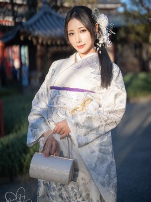 [Hane Ame／雨波] Original 2024 New year Silver Kimono_09