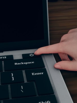 [ikuu]为了解救被控制的妈妈我将她变成了我的性奴_03_033