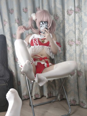 [神沢永莉] 平安夜红色分体式_053