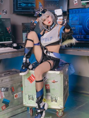 Niantutu - Silver Wolf_27