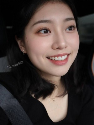 秦嘉倪_5cf1v1