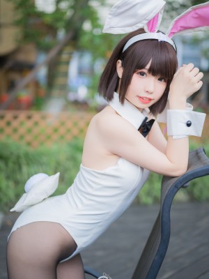 十万珍吱伏特 - 加藤惠户外兔女郎_06