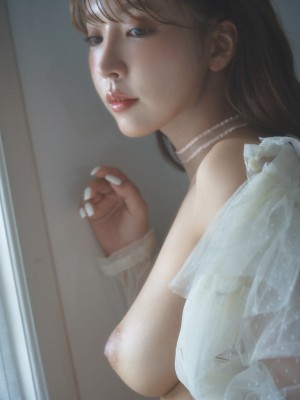 三上悠亜 写真集「Your DOLL」_077