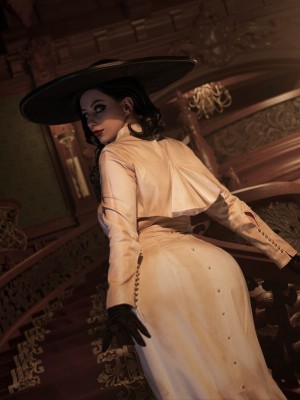 Lady Melamori - Alcina Dimitrescu_32