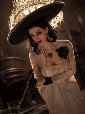 Lady Melamori - Alcina Dimitrescu_25