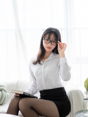 茶籽ccz – 黑丝双人百合[89P5V813M]_1 (2)