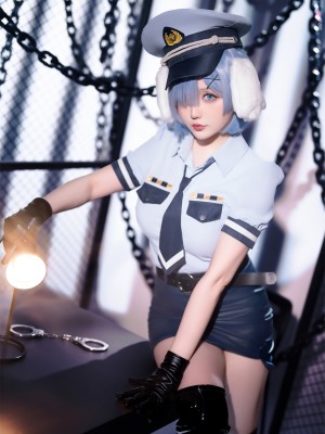 Hoshilily (星之迟迟) Rem Dog-Eared Police Officer - ReZero_033