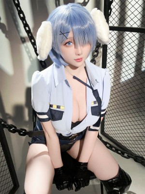 Hoshilily (星之迟迟) Rem Dog-Eared Police Officer - ReZero_092