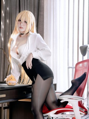 半半子 - 怨仇 办公室的意外_18