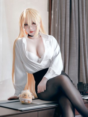 半半子 - 怨仇 办公室的意外_22