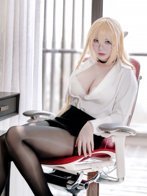 半半子 - 怨仇 办公室的意外_14