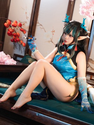 [阿呀被发现了Aya&小和甜酒] 年夕旗袍双人御守_074