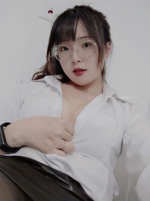 Natsuko_夏夏子 - OL短裙_03