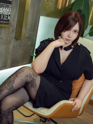Makachan - Office Lady 01_02