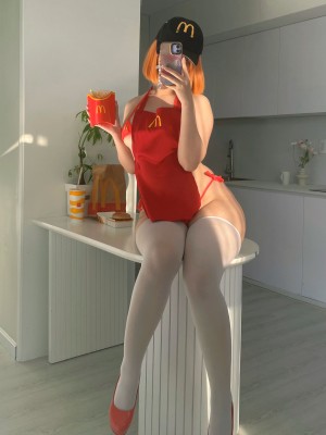 Peachuu - McMommy_10