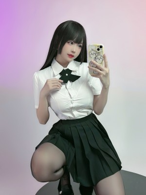 miko酱wb自拍_008vIsnAgy1hsub4pnb5lj31d82yo1kx