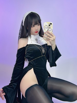 miko酱wb自拍_008vIsnAgy1hr2r0xebnmj31d82yo7wh