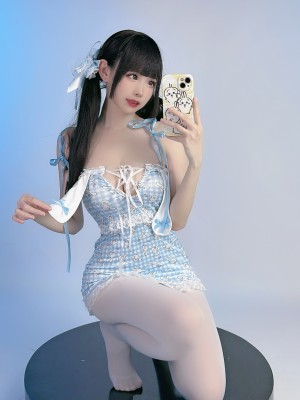 miko酱wb自拍_008vIsnAgy1htjw6d4imqj31d82yo4qp