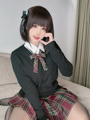 miko酱wb自拍_00663nJ2gy1huyj3qh6j6j31o02yob2b