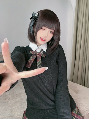 miko酱wb自拍_00663nJ2gy1huyj4vc9saj31o02yob2b