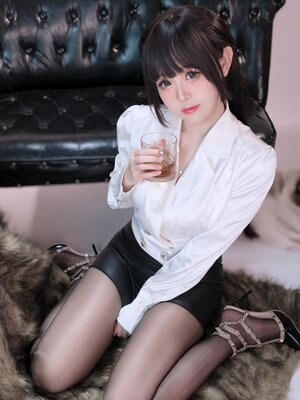 miko酱wb自拍_00663nJ2gy1hsxsja1ki1j33lj5ebqvb