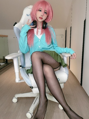 miko酱wb自拍_00663nJ2gy1hvsnpbeb2bj31o02you0y