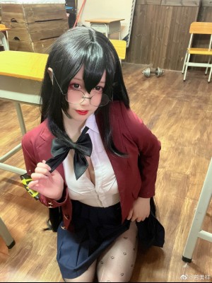 微博cos合集_005SroMKgy1h2muluwsibj31o0280npd