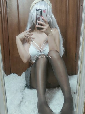 微博cos合集_6eedf0e5gy1h3birm8bcgj20ok15n78v