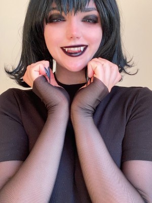 Fleurxy - Mavis Dracula_02